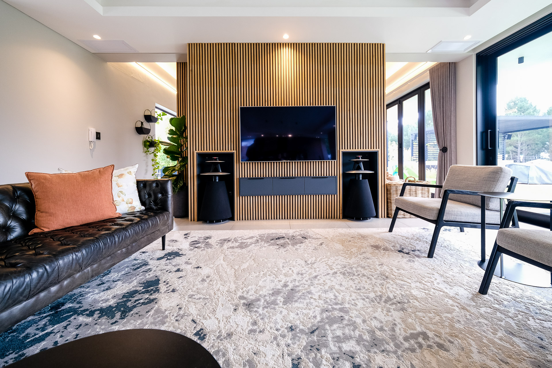 Val de Vie lounge with Bang & Olufsen BeoLab 5 speakers and integrated television